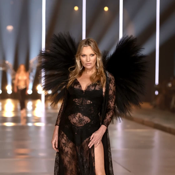 Kate Moss, Victoria’s Secret Podyumunda Geri Döndü